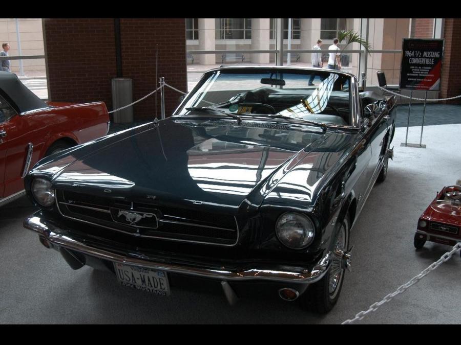  Ford Mustang Convertible 1964 года  (фото 15 из 27)